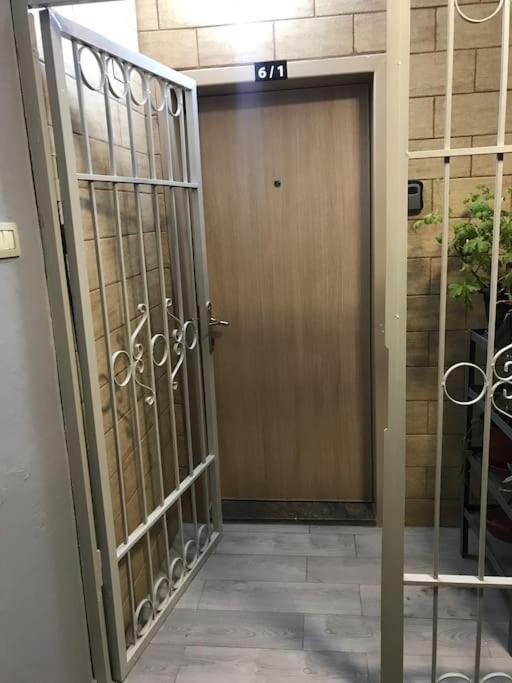 Warm Apartment In The Center Of Tirana City Exterior foto